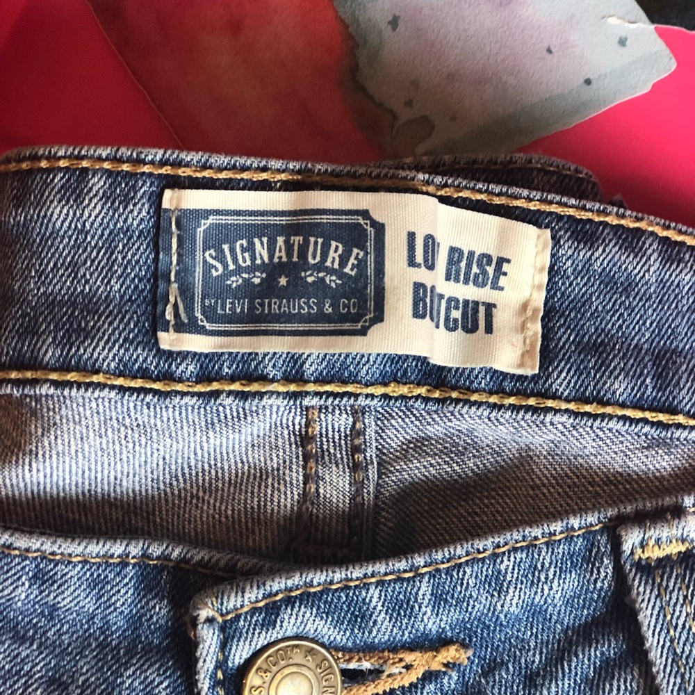 Levi’s Women Denim Shorts Size 4 - Picture 5 of 8